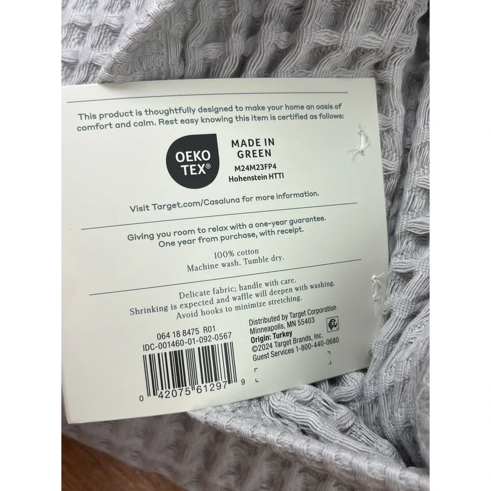 Set of 4 Casaluna Waffle Bath Towels in Light Grey, 100% Cotton, 30" x 56" NEW - Picture 4 of 5